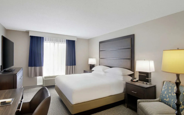 DoubleTree by Hilton Richmond Airport