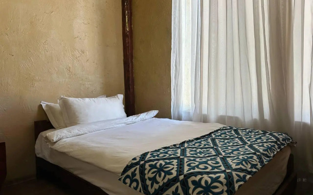 Sultan Kyzyl-Kia (Султан Кызыл-Кия)