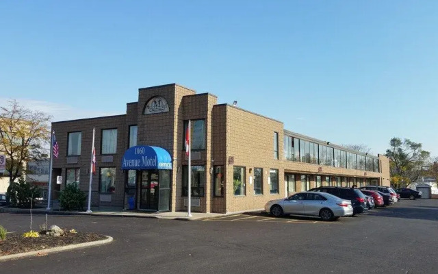 Avenue Motel