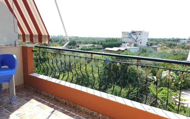 Friends House - Borsh Hotel