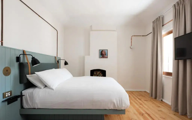 Garde Hotel and Warders Cottages