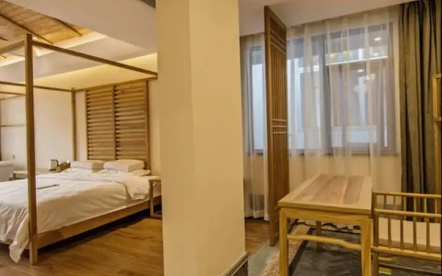 Wuyishan Old Street Hill Lodge