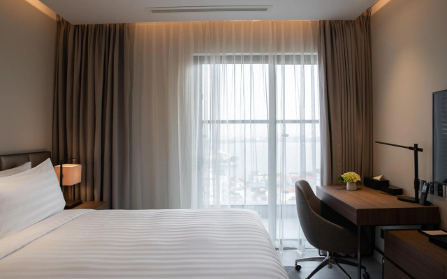 Oakwood Residence Hanoi – Guest Rooms – Hanoi