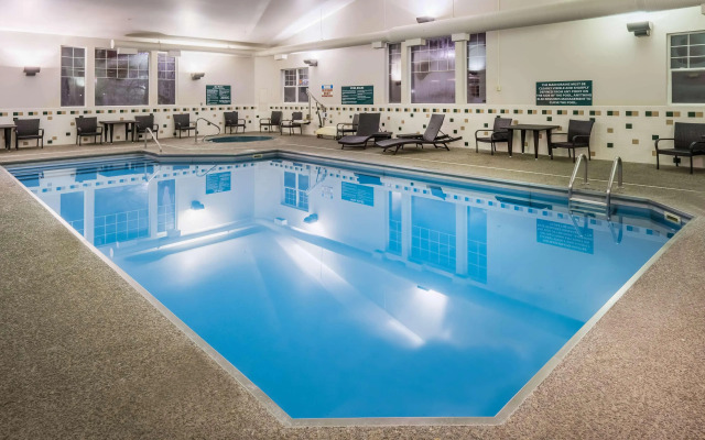 Best Western Plus Riverfront Hotel & Suites