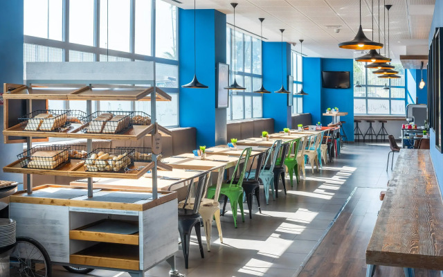 Apartamentos Madrid Airport, Affiliated by Meliá