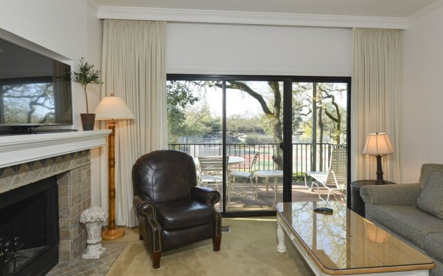 888 Oak Creek At Silverado 2 Bedroom Condo by Redawning