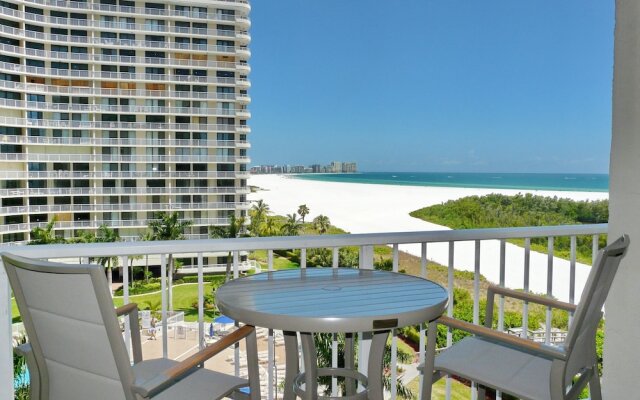 Inviting Condo on Beach With Pool and Tennis Courts