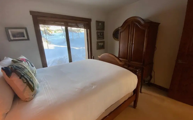 Snow Creek 1551 - Ski-in/ski-out + Pool & Hot Tub