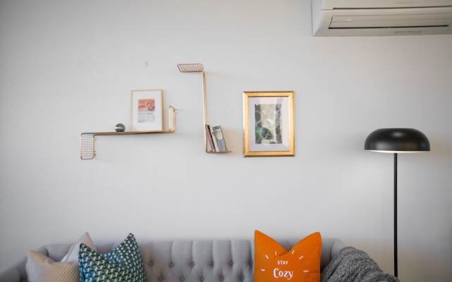 107light Filled Cozy Apt in the Heart of St Kilda