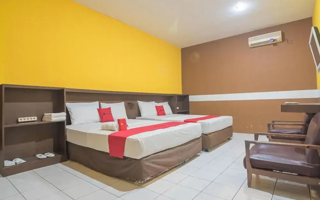 RedDoorz near Alun Alun Subang