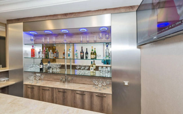 Alphonse Hotel