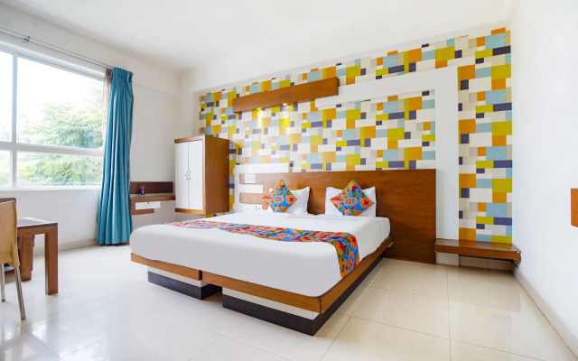 FabHotel Emirates Suites