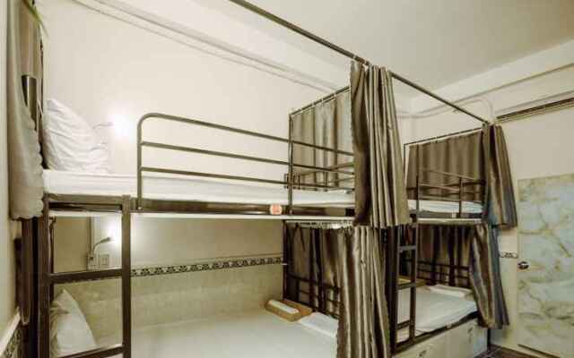 Dorm 24H Hostel