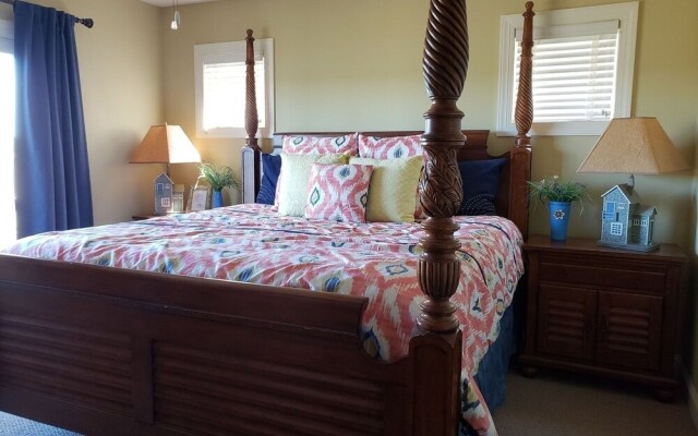 The White - 3 Br Home