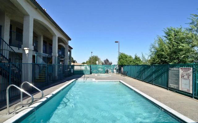 SureStay Plus Hotel by Best Western Hesperia
