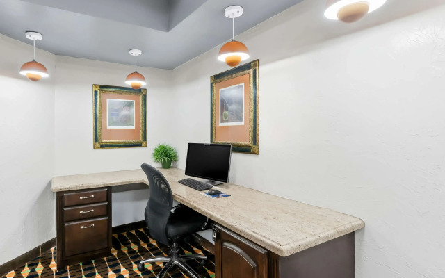 SureStay Plus Hotel by Best Western Lubbock Medical Center