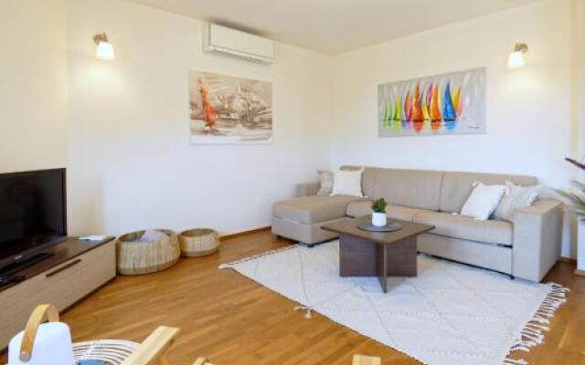 Apartment Enrico - Two Bedroom Apartment with Balcony