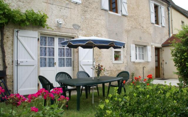 Holiday Home in Montfaucon With Fenced Garden, Terrace, BBQ