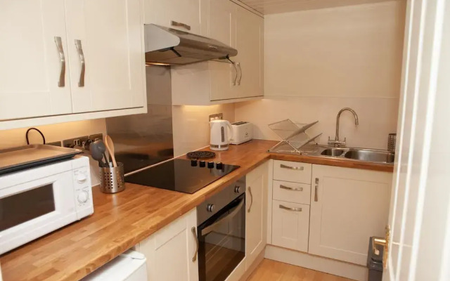 2 Bedroom Bristol House Near Gloucester Road