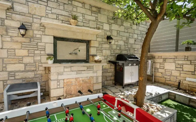 Vasili's Home - 5 Min from the City Ceter