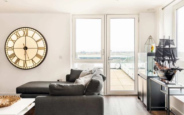 Stunning Brentford Penthouse