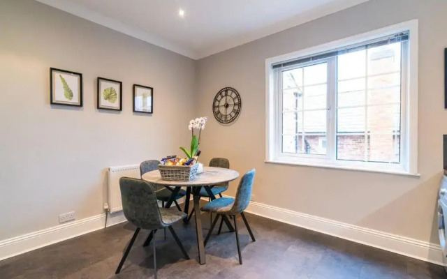 Modern Living 2 Bedroom Apartment South Wilmslow