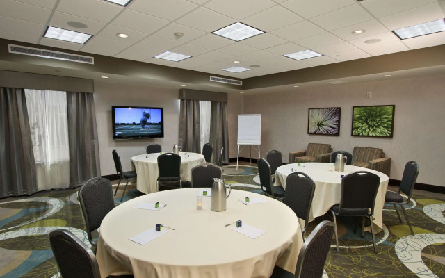 Hampton Inn & Suites Winnie