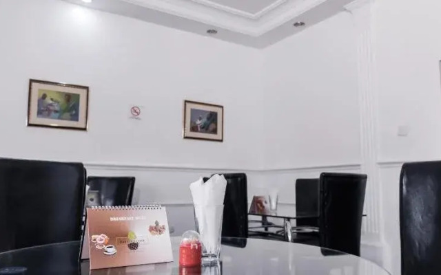 Bristlecone Suites & Apartment