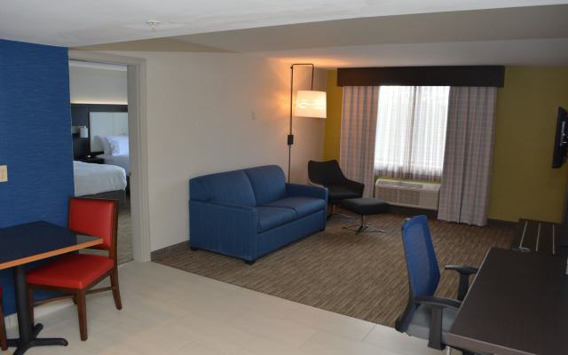 Holiday Inn Express & Suites Waterville - North by IHG
