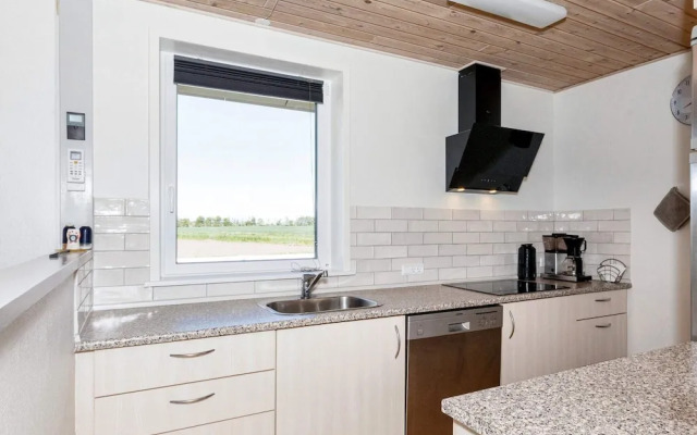 6 Person Holiday Home in Spottrup