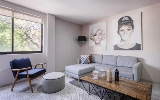 Urban Oasis in Roma - Wifi - Laundry - Sleeps 7