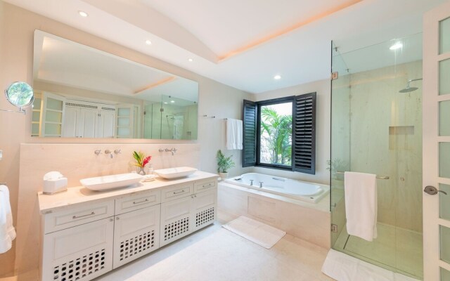 Luxurious 4 Bedroom Condo