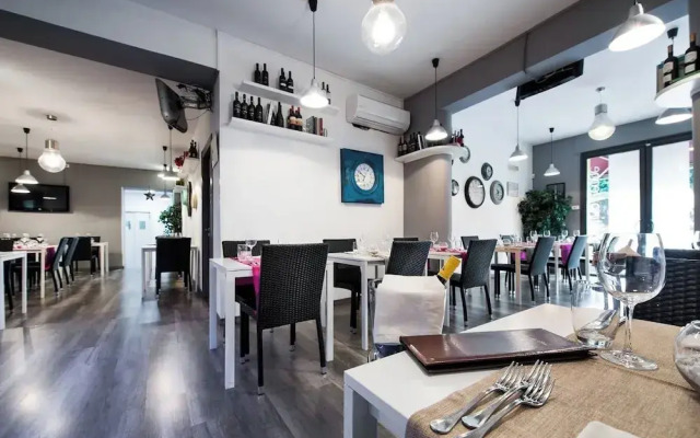 Leone Suite View & Restaurant