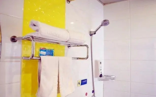 Eaka Hotel 365