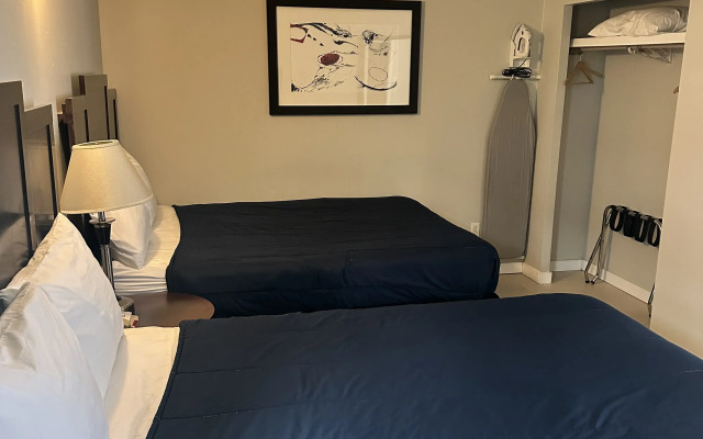 Travelodge by Wyndham Langley