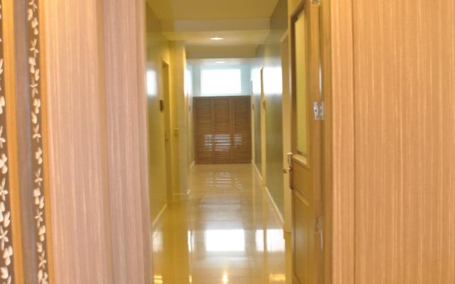 Magallanes Square Hotel