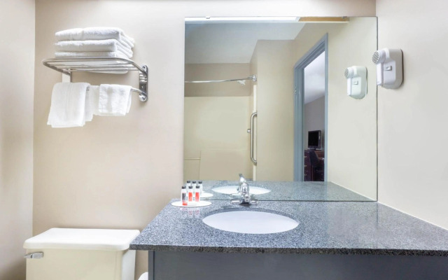 Best Western Plus Steeplegate Inn