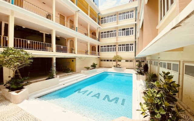 Miami Hostel Sukhumvit