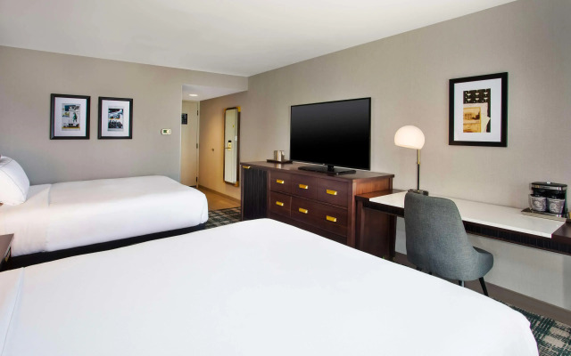 DoubleTree by Hilton Lansing