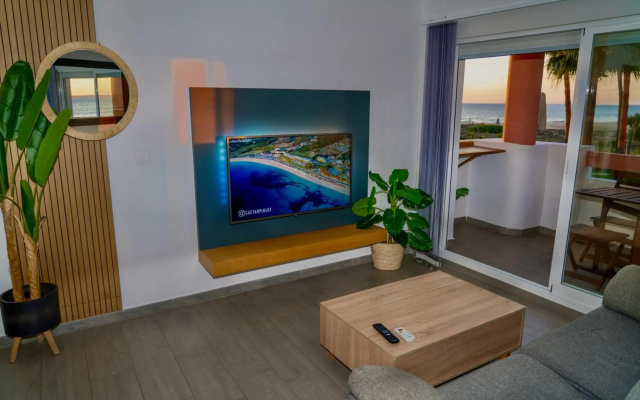 Apartamento Zahara con vistas espectaculares frente al mar