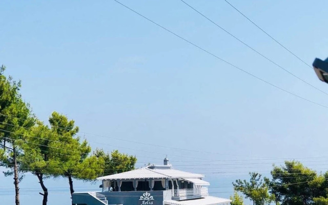Aelia Sea View Studios