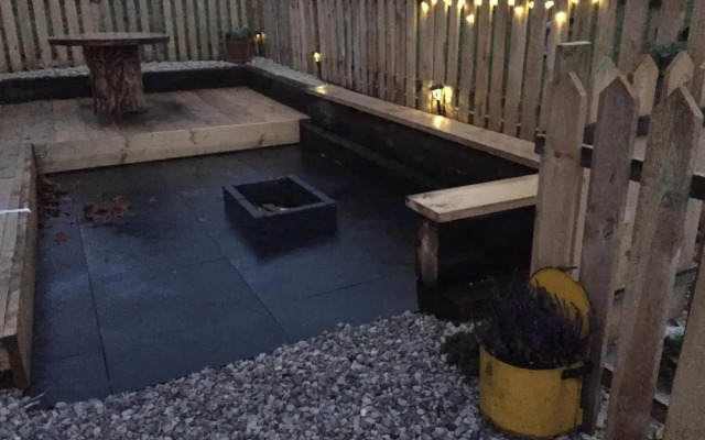 Cosy 1-bed Farm Stay Cabin