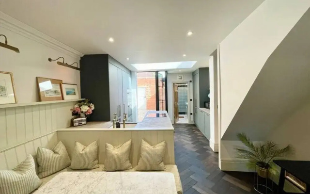 The Emerald - Central Henley 2 Bedroom House