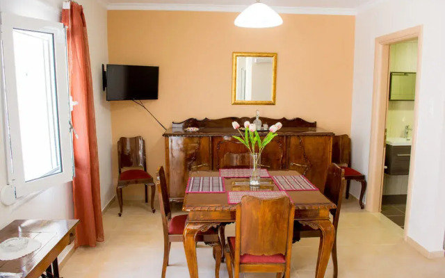 Semeli House
