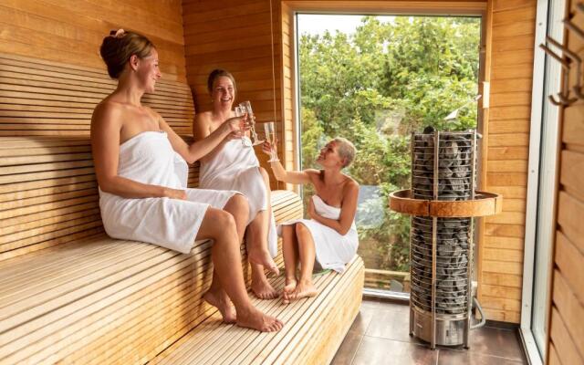 Treetop Spa Hangout & Hotel