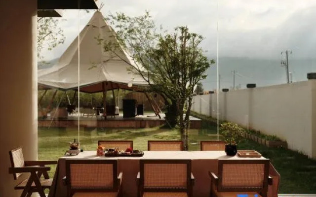 WUERLI · Snow Mountain Enjoyment Hotel