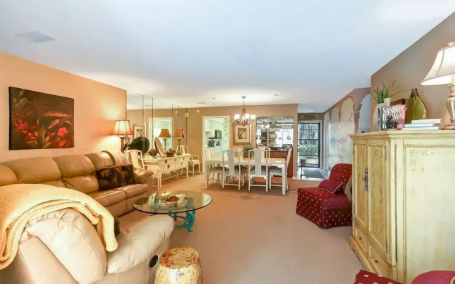Fairway Oaks Villa Condo includes 2 Bicycles for Rides on Wonderful Bike Trail by RedAwning