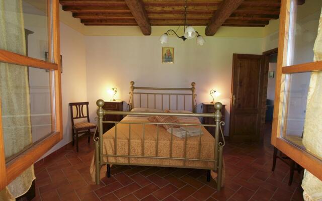 Charm Farmhouse With Pool