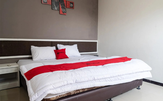 RedDoorz Plus @ Sawah Besar