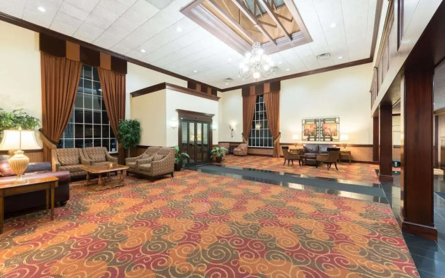 Clarion Hotel & Suites